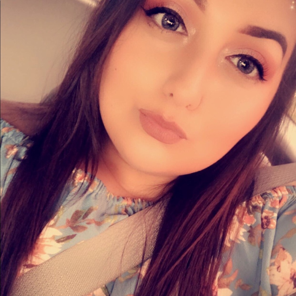 Meet your Posher, Cristina
